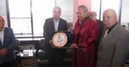 HANEFİ ÖKSÜZ KAFTAN GİYDİ..