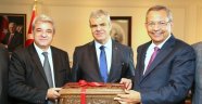 KMTSO Heyetinden Veysi Kaynak’a sürpriz ziyaret..