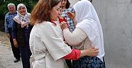 KOMUTAN EŞLERİ ZİYARETTE..