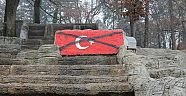 KOSOVA’DA TÜRK BAYRAĞINA ÇİRKİN SALDIRI