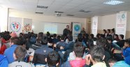 LİDERİMLE YÜRÜYORUM, SAĞLIKLI BÜYÜYORUM..