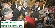 ÖZCAN DENİZ PİAZZA'YI SALLADI..
