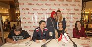 “SENSİZ ÖLÜMDÜR AŞK” PİAZZA’DA TANITILDI