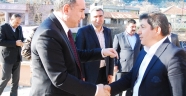 SİYASETÇİ ULAŞILABİLİR OLMALI..