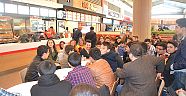 VİNE FENOMENİ HALİL SÖYLETMEZ SEVENLERİYLE BULUŞTU..