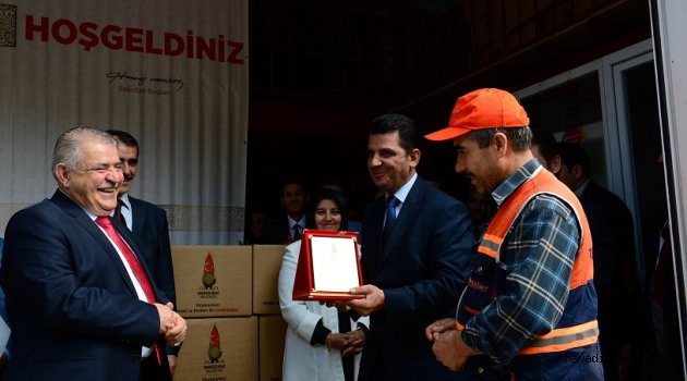 TEMİZLİK PERSONELİNE BAYRAM TEŞEKKÜRÜ..