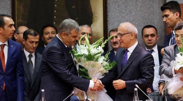 VEYSİ KAYNAK BAYRAĞI DEVRALDI...